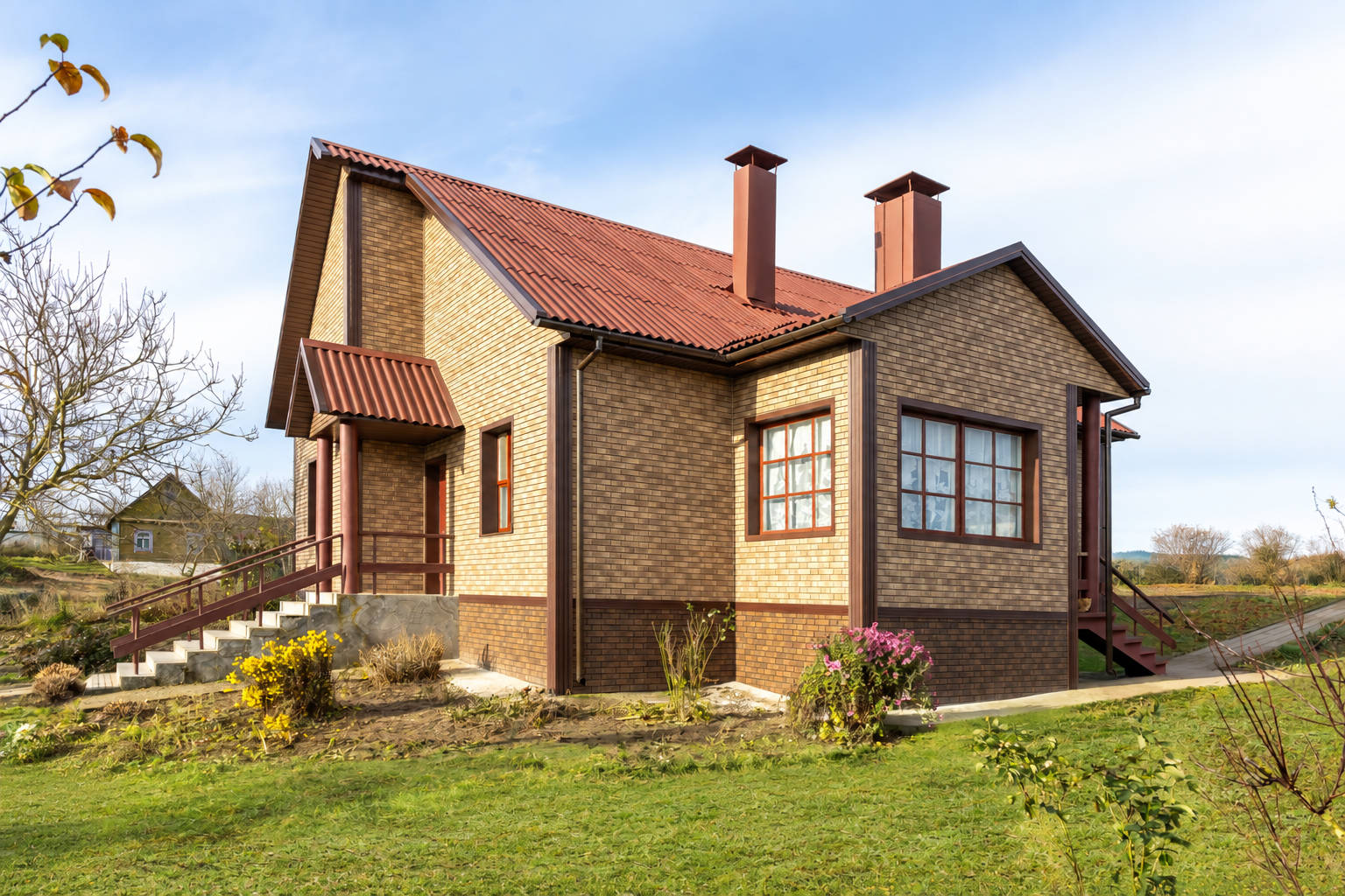 Дом с фасадными панелями Ю-Пласт Stone House S-Lock Клинкер Балтик